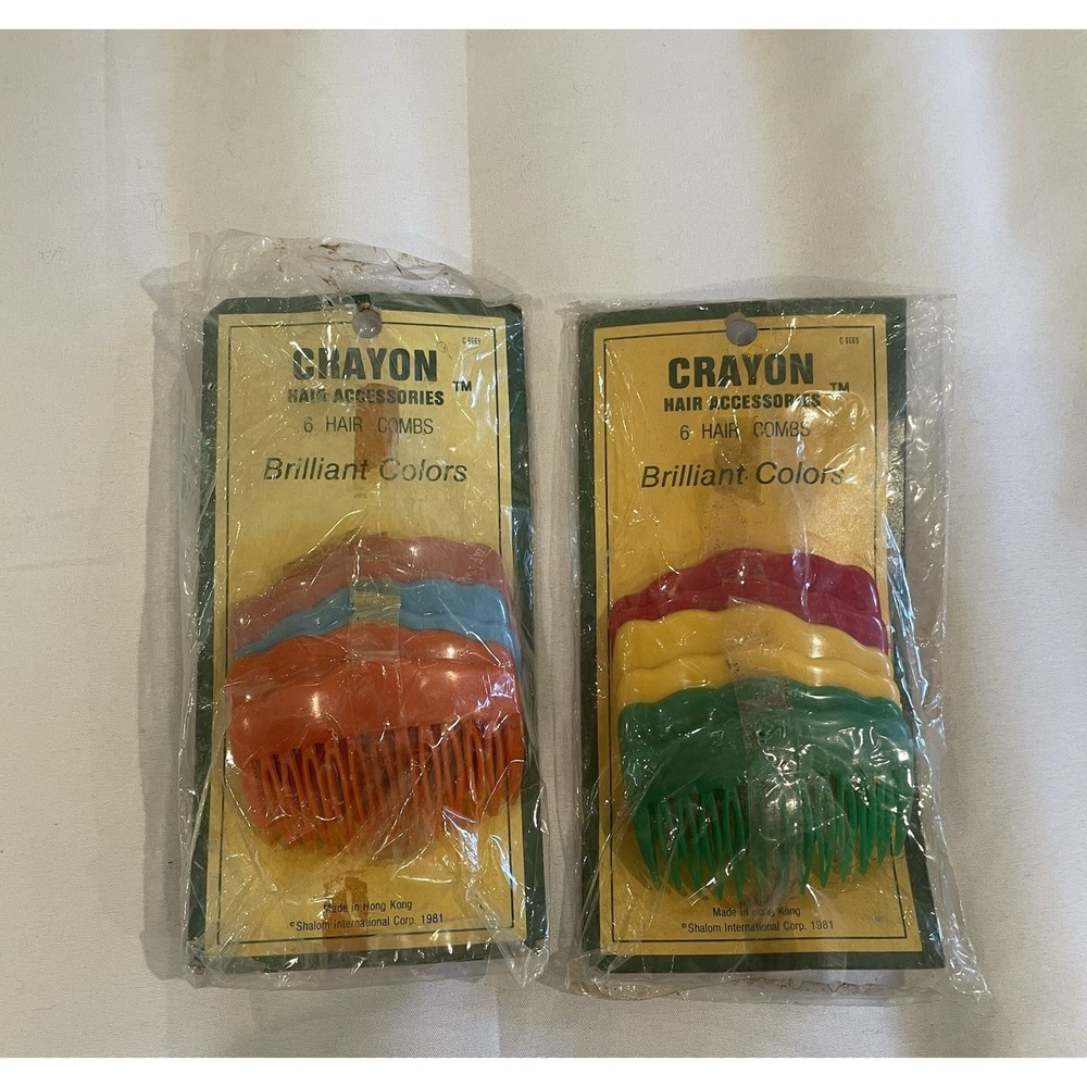 Vintage Lot of 12‎ Fashion Plastic Hair Combs Made in Hong Kong 1981 Crayon